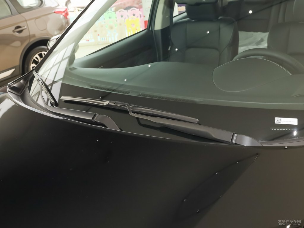 珍珠黑歐藍(lán)德車身外觀圖片