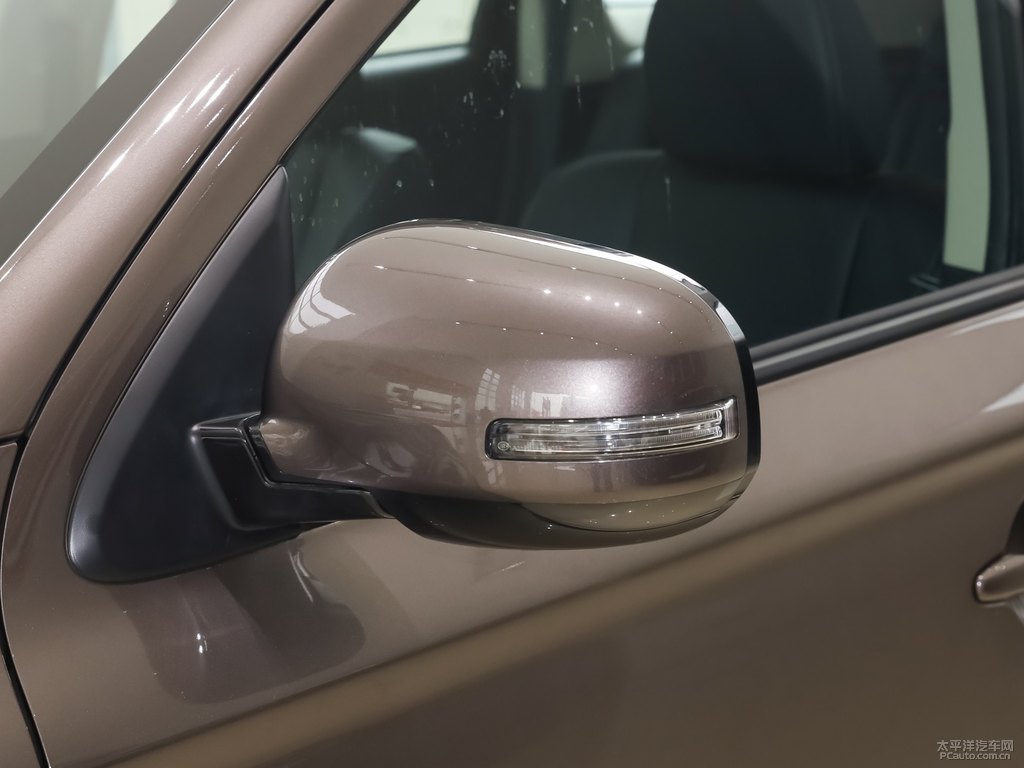 棕褐歐藍(lán)德車身外觀圖片