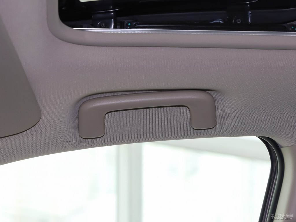 棕褐歐藍(lán)德車廂內(nèi)飾圖片