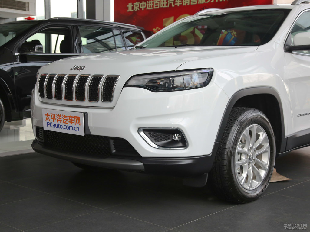 皓白自由光車(chē)頭外觀圖片