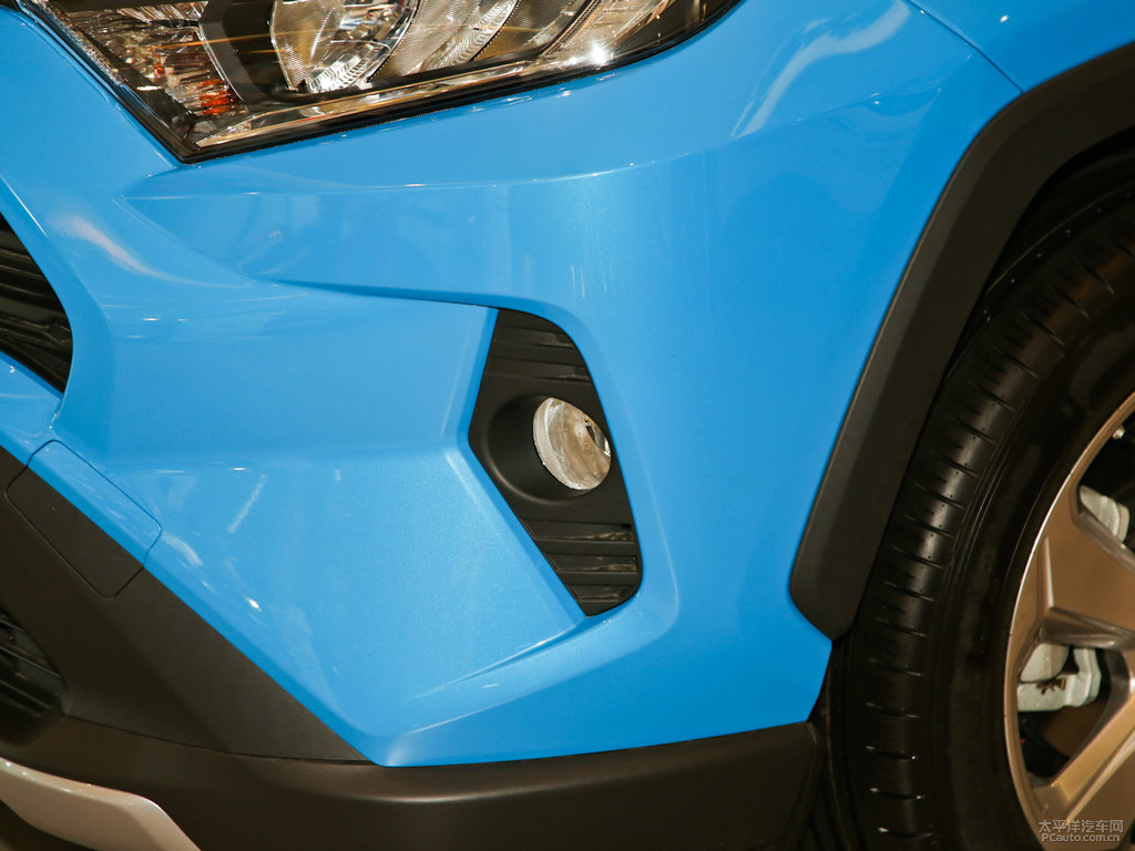 愛琴海藍RAV4榮放車頭外觀圖片