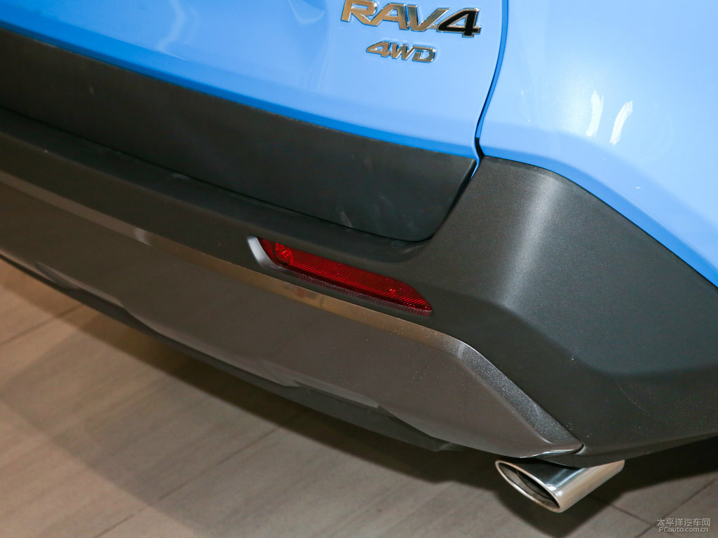 愛(ài)琴海藍(lán)RAV4榮放車(chē)尾外觀(guān)圖片