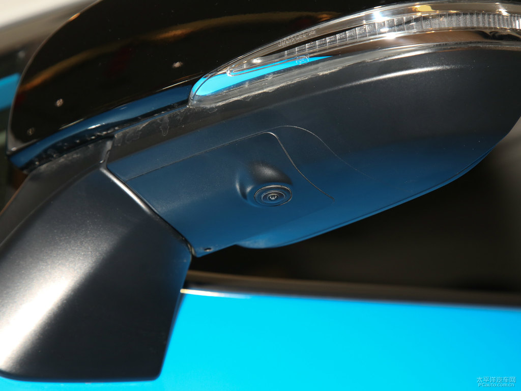愛琴海藍RAV4榮放車身外觀圖片