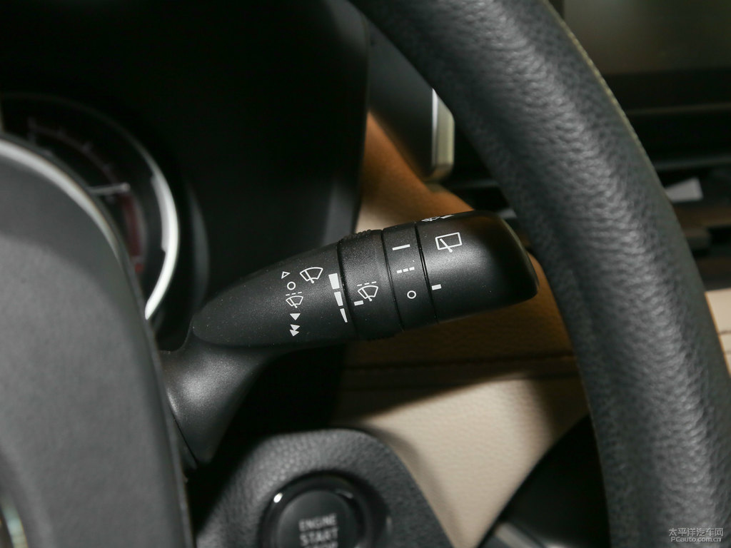 愛(ài)琴海藍(lán)RAV4榮放中控內(nèi)飾圖片
