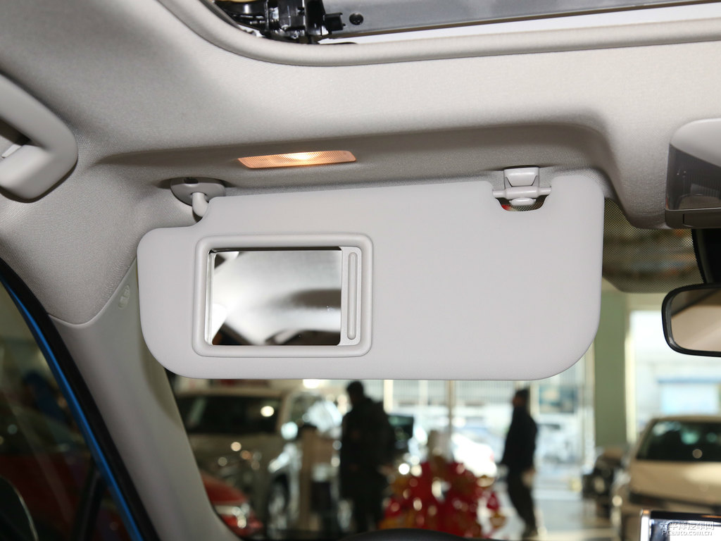 愛琴海藍(lán)RAV4榮放車廂內(nèi)飾圖片
