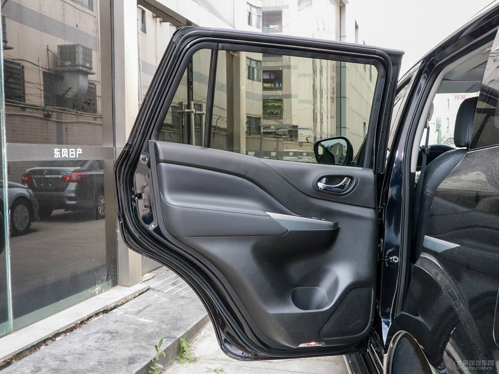 碧玉黑途達車廂內(nèi)飾圖片
