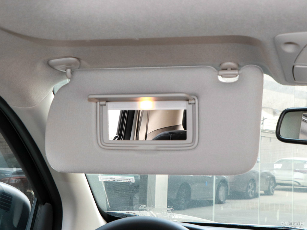 碧玉黑途達(dá)車廂內(nèi)飾圖片