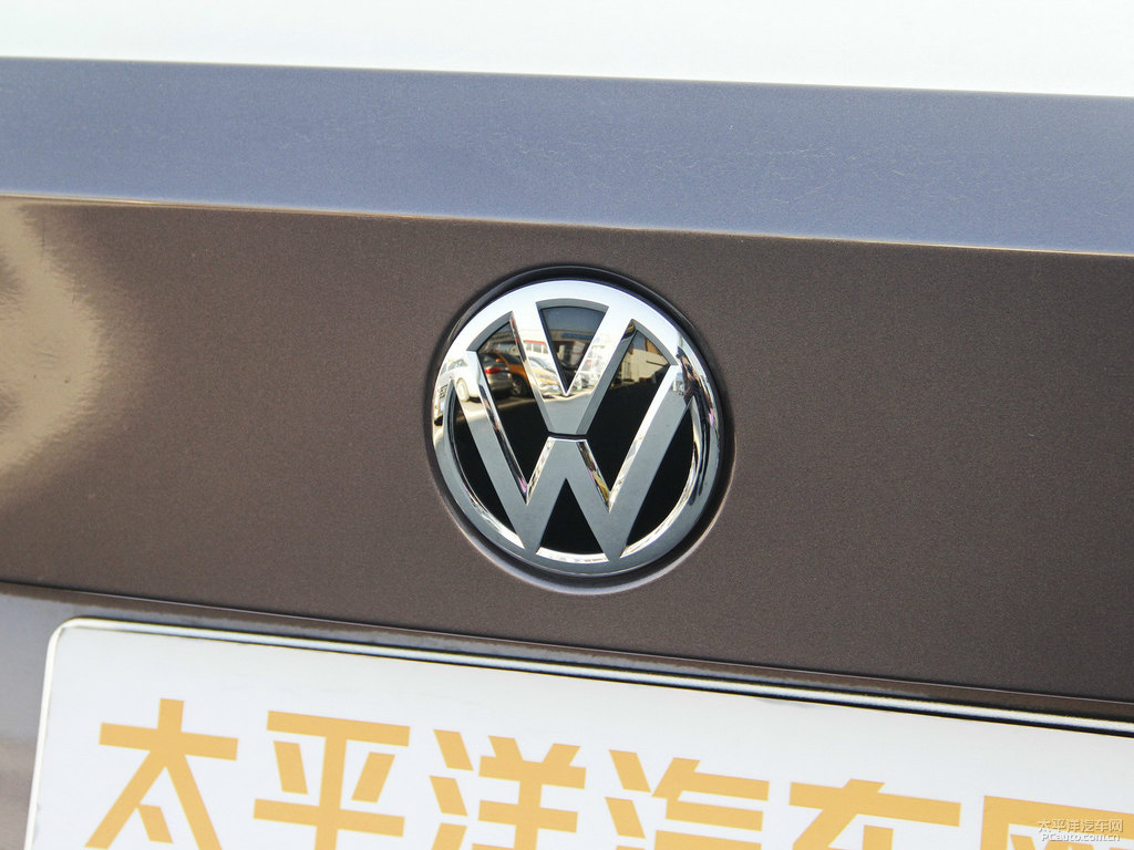 謙雅紫朗逸車尾外觀圖片