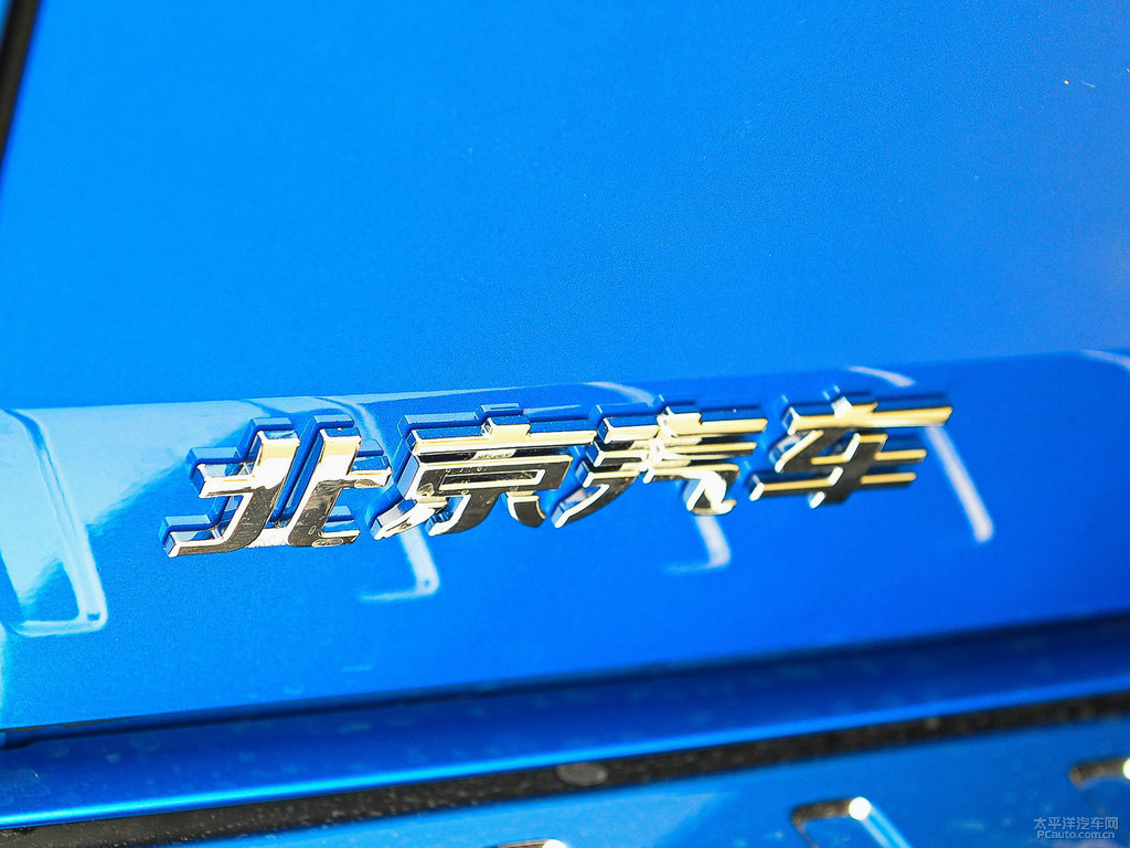 深海藍(lán)北京BJ40車尾外觀圖片