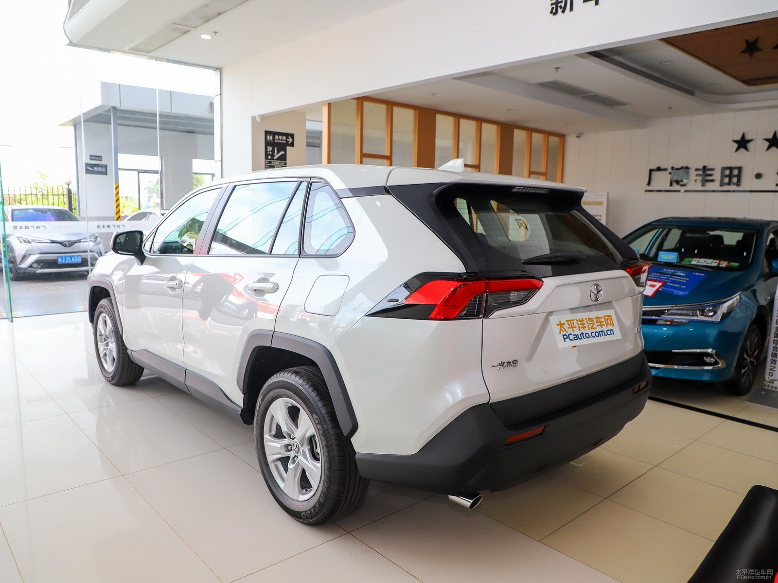 RAV4榮放外觀高清大圖