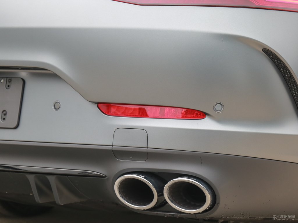 ¹ʯɫAMG GT܇β^DƬ