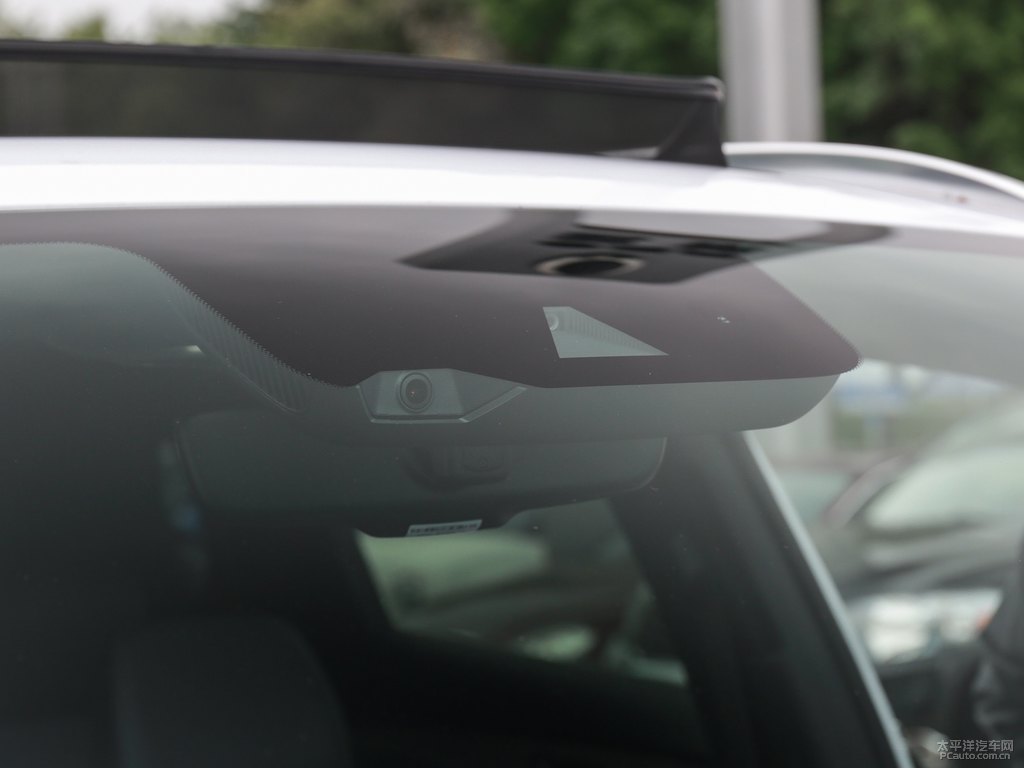 月光白騰勢(shì)X車身外觀圖片