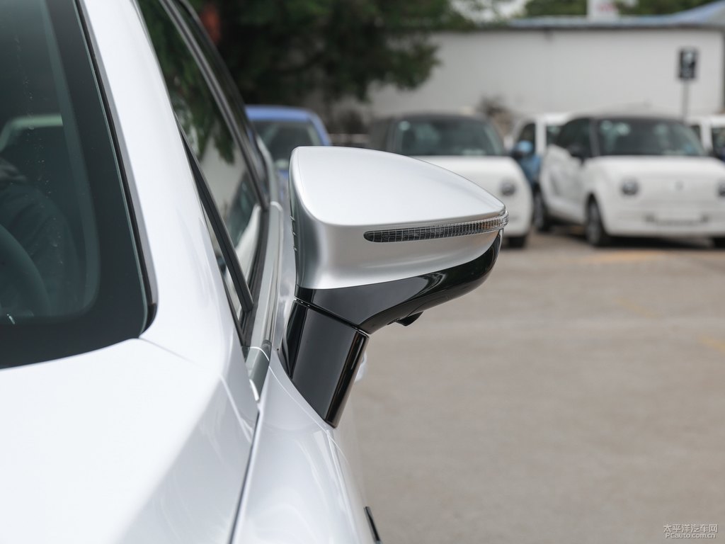 月光白騰勢(shì)X車身外觀圖片
