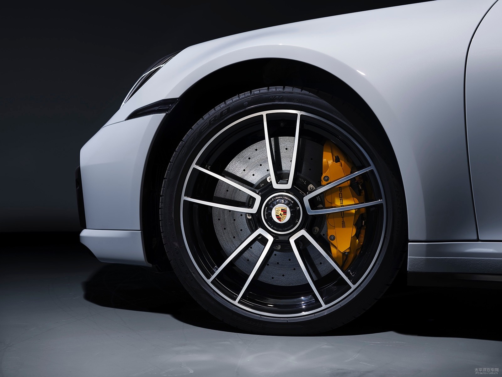 保時(shí)捷911車身外觀圖片