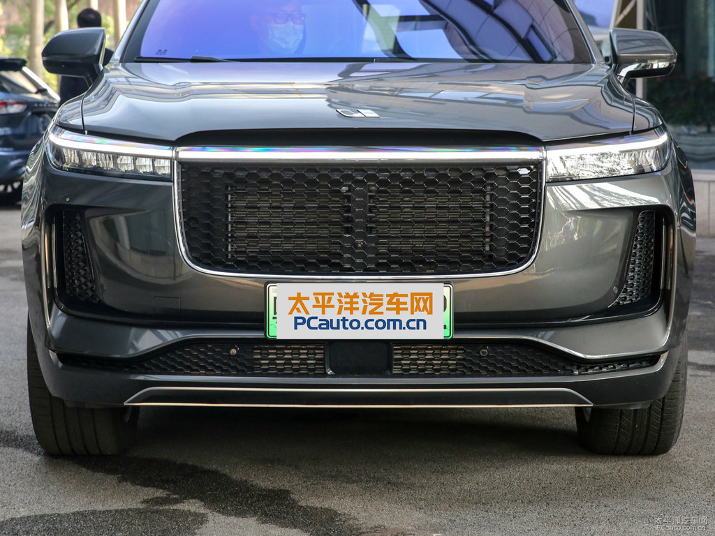 灰色理想ONE車頭外觀圖片