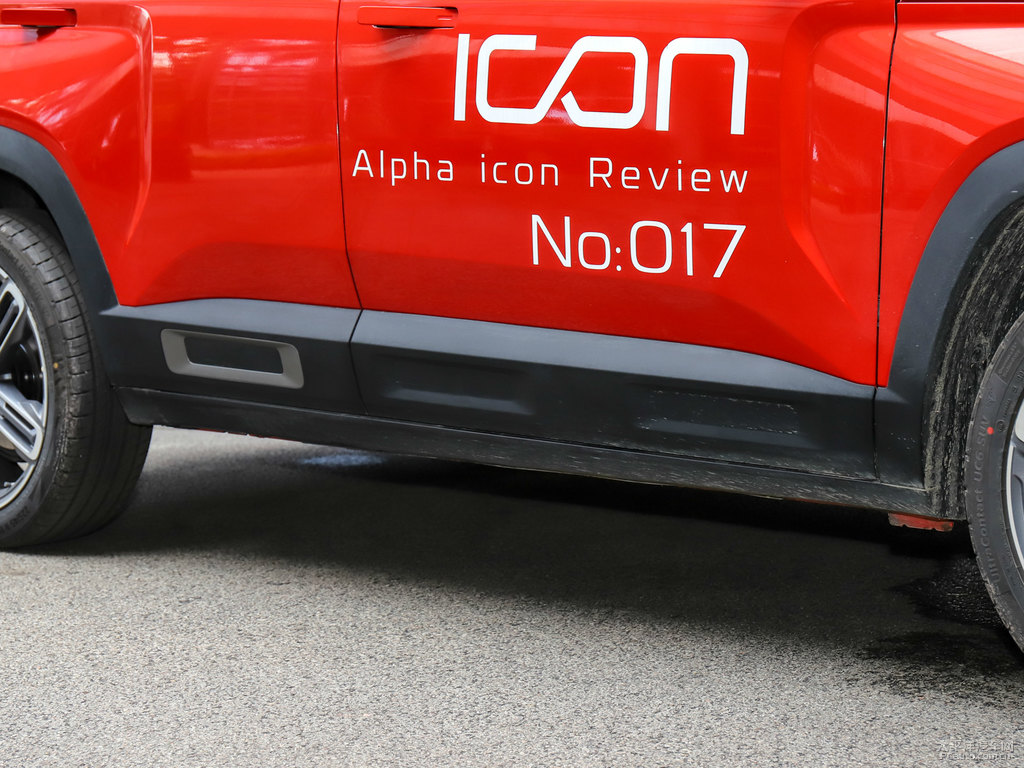 ICON紅(停售)吉利ICON車身外觀圖片