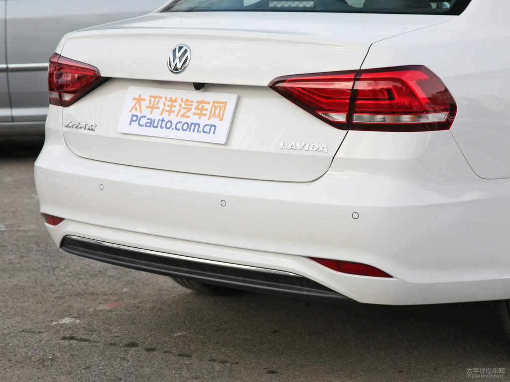 雅致白朗逸車尾外觀圖片