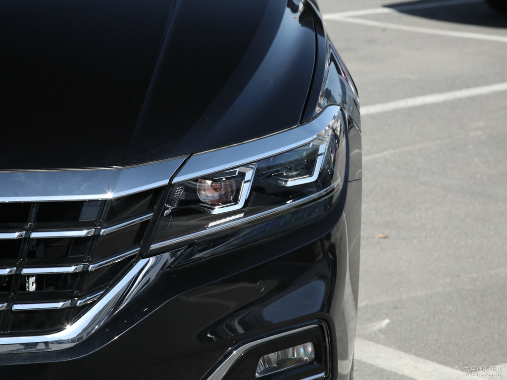 玄武黑帕薩特車(chē)頭外觀圖片