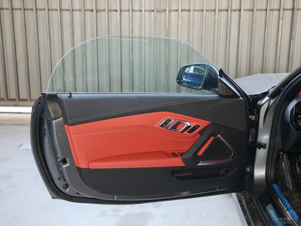 銀霜灰寶馬Z4車廂內(nèi)飾圖片