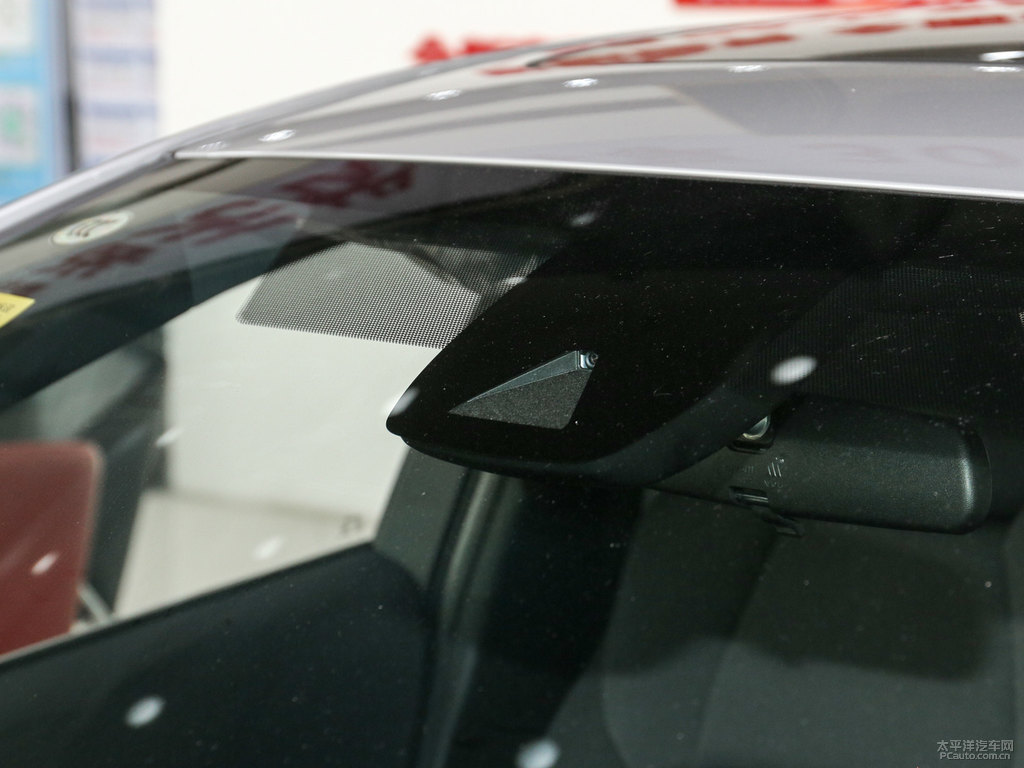 水晶銀雷凌車身外觀圖片