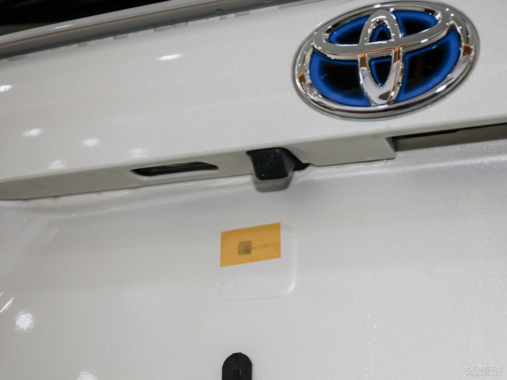 珍珠白+墨淵黑RAV4榮放車尾外觀圖片