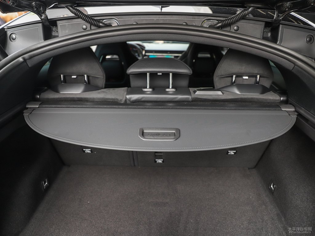 黑領(lǐng)克05后備廂空間圖片