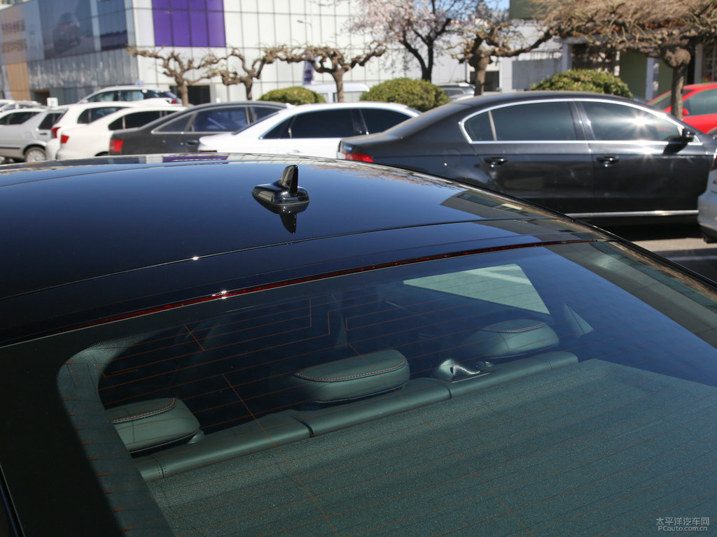 米索斯黑奧迪RS 5車尾外觀圖片