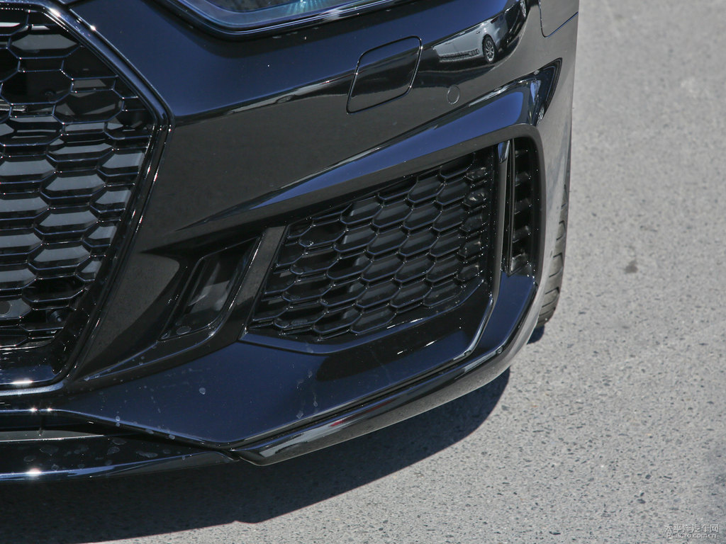 米索斯黑奧迪RS 5車頭外觀圖片