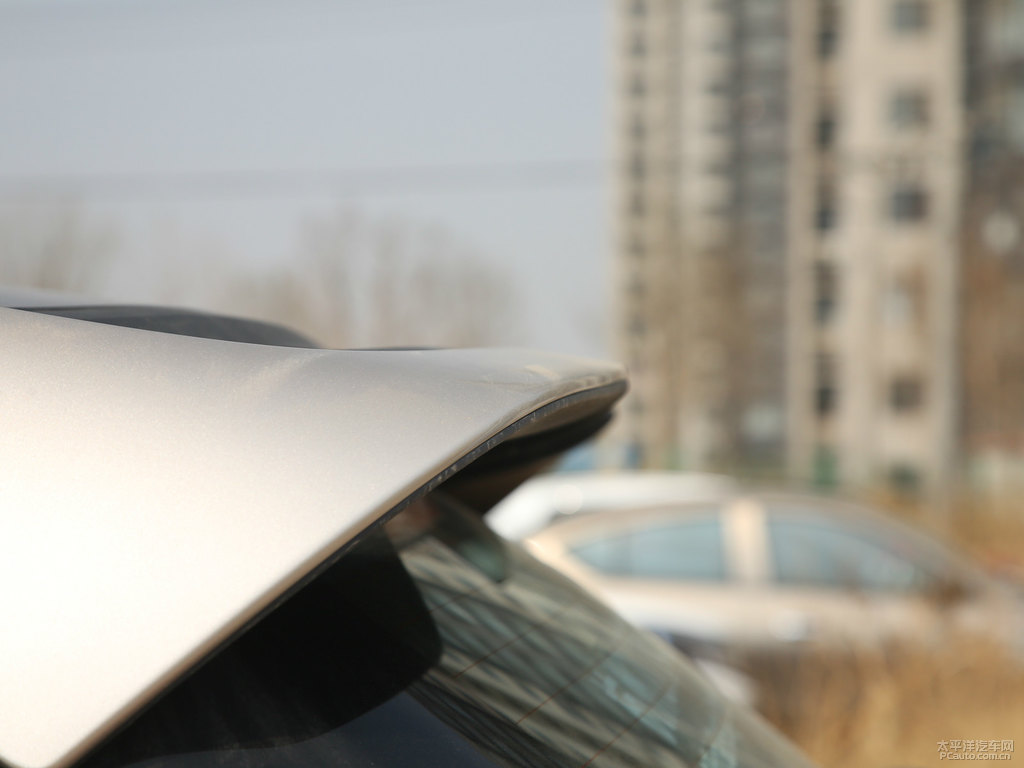 琥珀金帝豪GS車尾外觀圖片