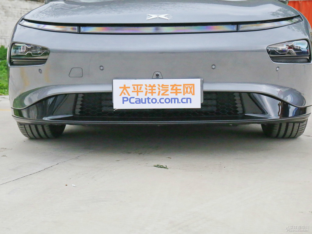 天辰灰小鵬P7車頭外觀圖片