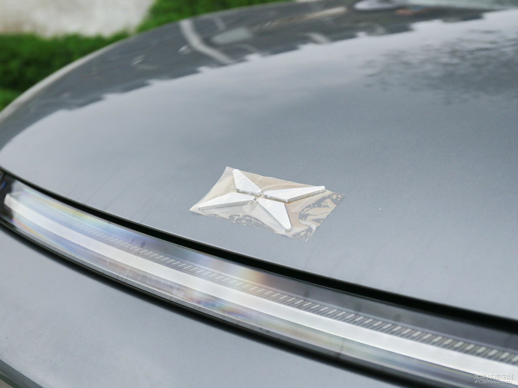 天辰灰小鵬P7車頭外觀圖片