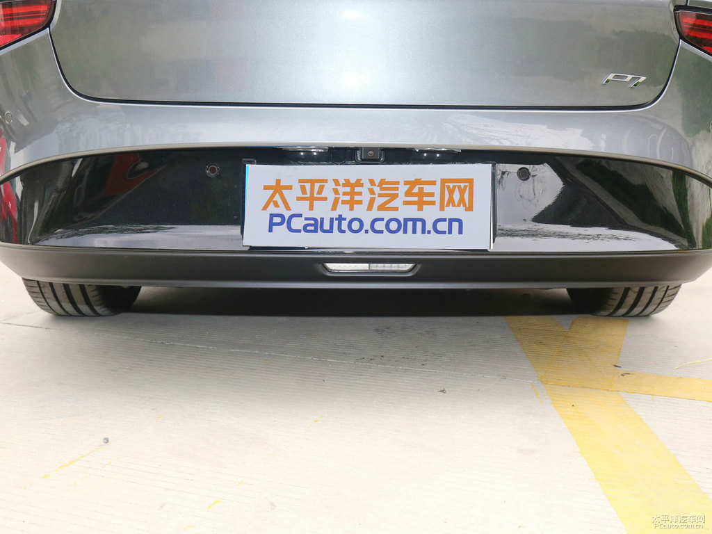 天辰灰小鵬P7車(chē)尾外觀圖片