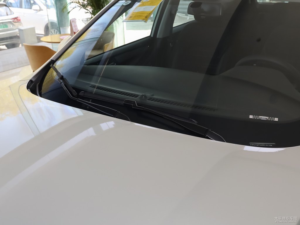 騎士銀榮威RX5車身外觀圖片