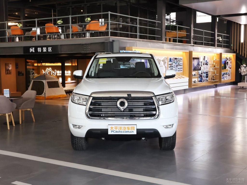 簡(jiǎn)約白炮整車外觀外觀圖片