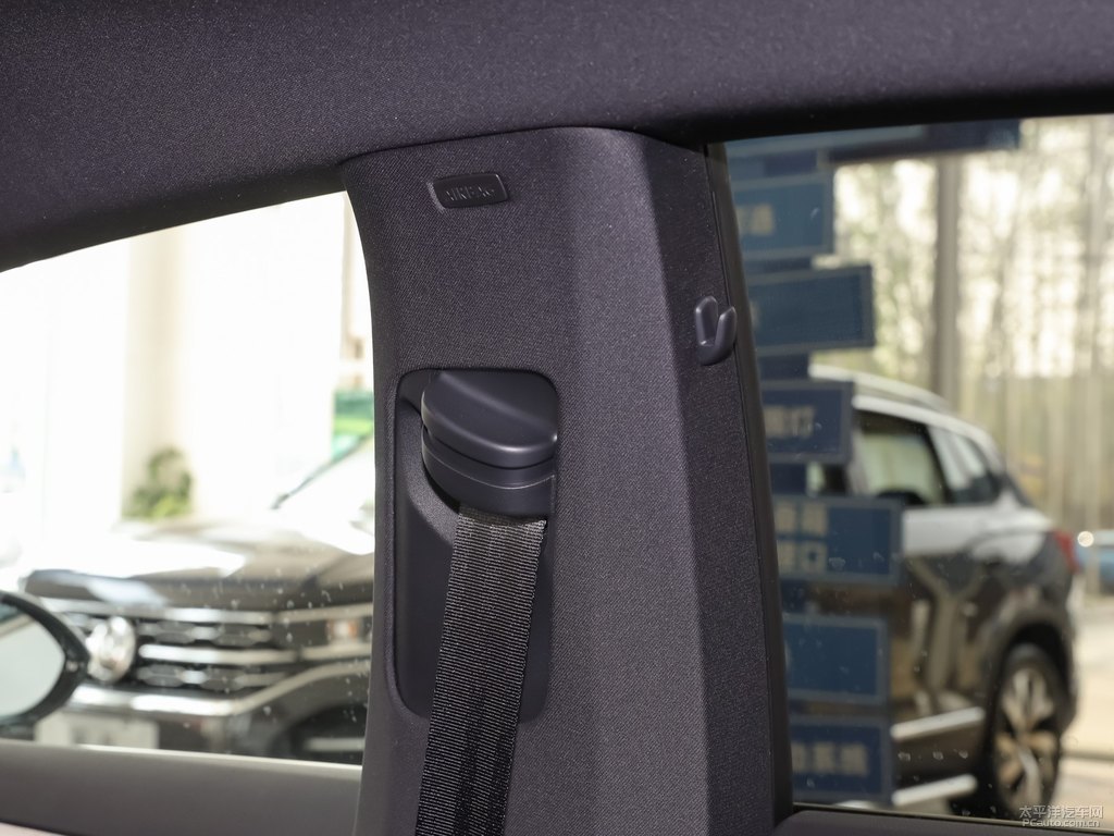 朱鷺白大眾CC車廂內(nèi)飾圖片