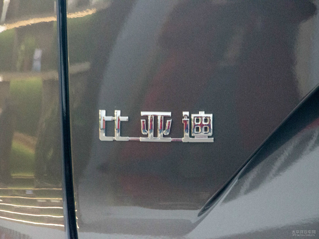 山脈灰宋車尾外觀圖片
