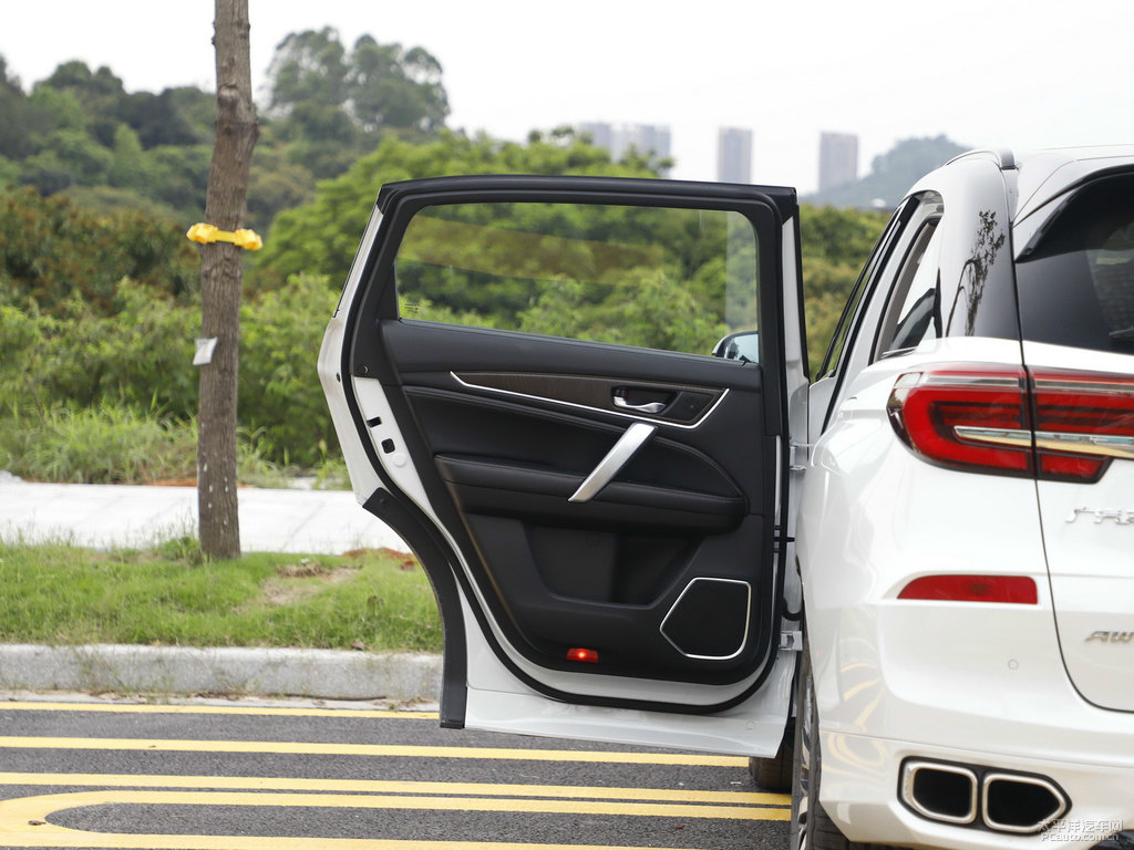 星月白冠道車廂內(nèi)飾圖片