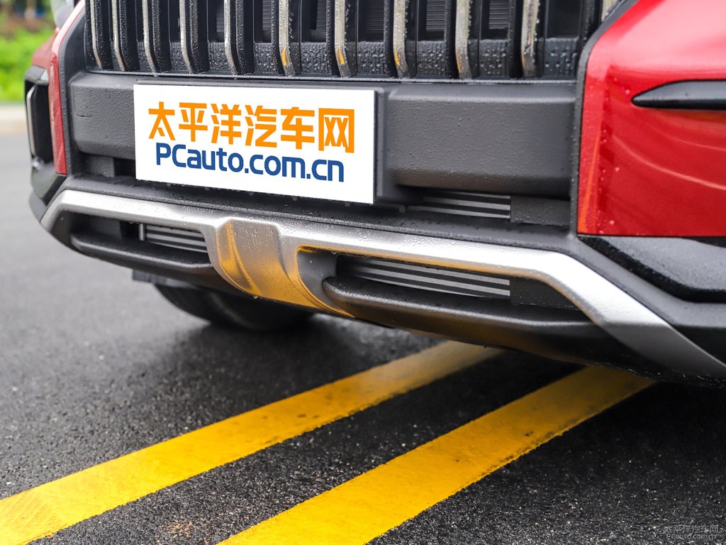 赤焰紅傳祺GS8車頭外觀圖片
