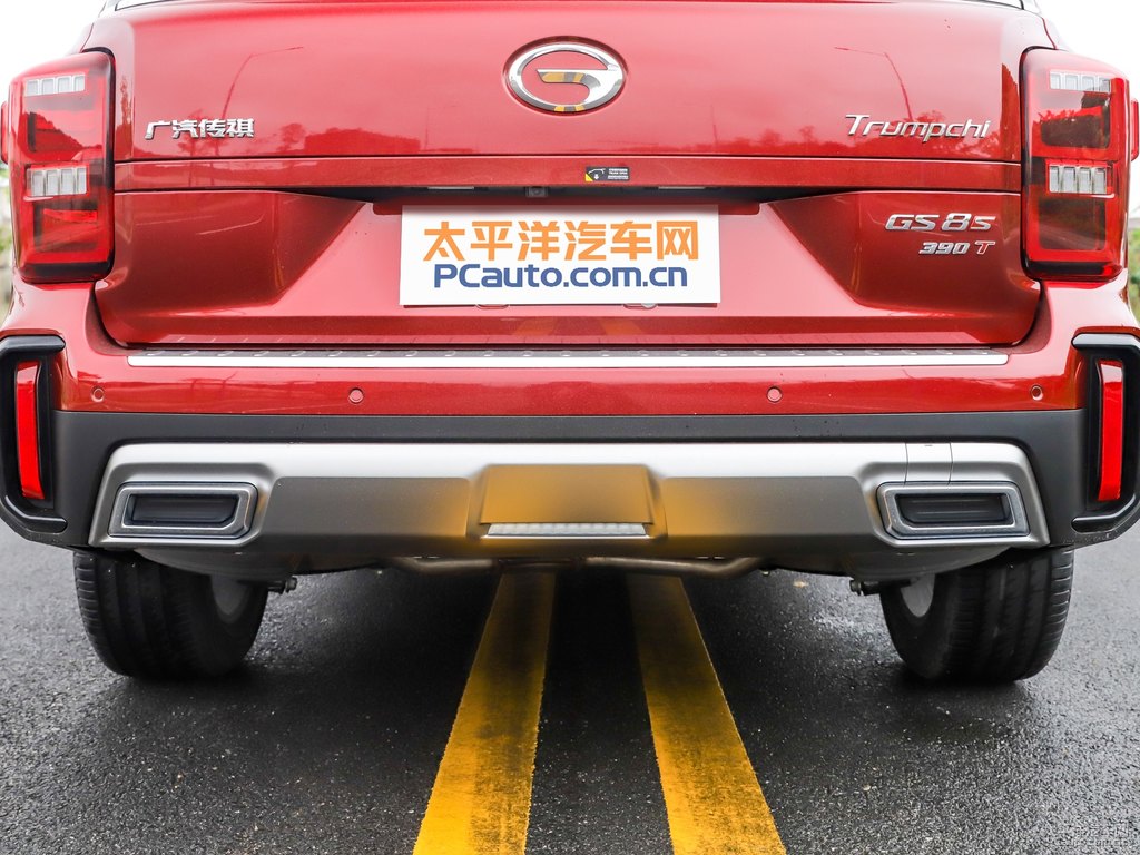 赤焰紅傳祺GS8車尾外觀圖片
