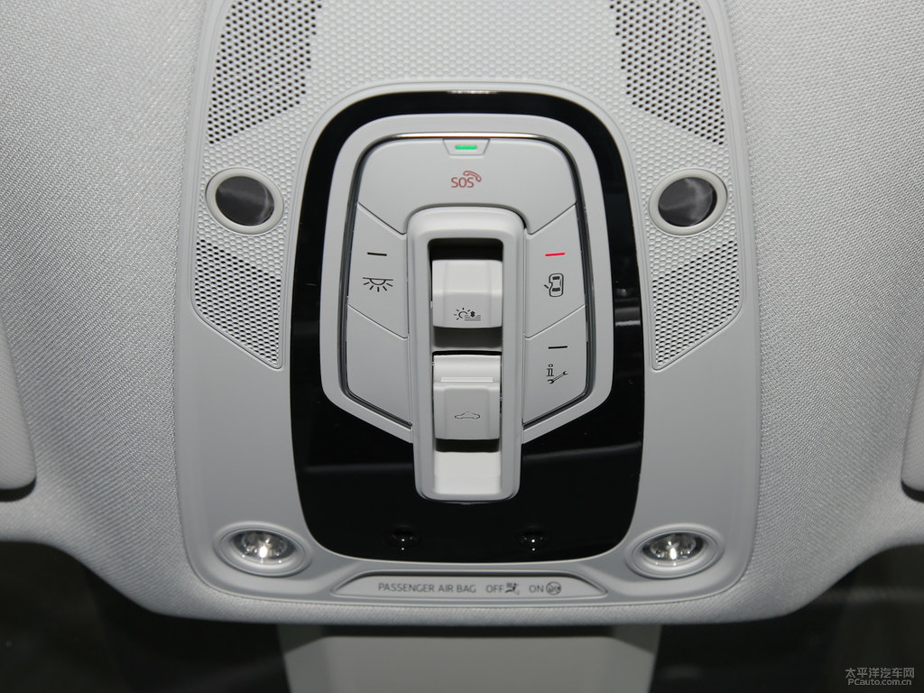 傳奇黑奧迪Q5L車廂內(nèi)飾圖片