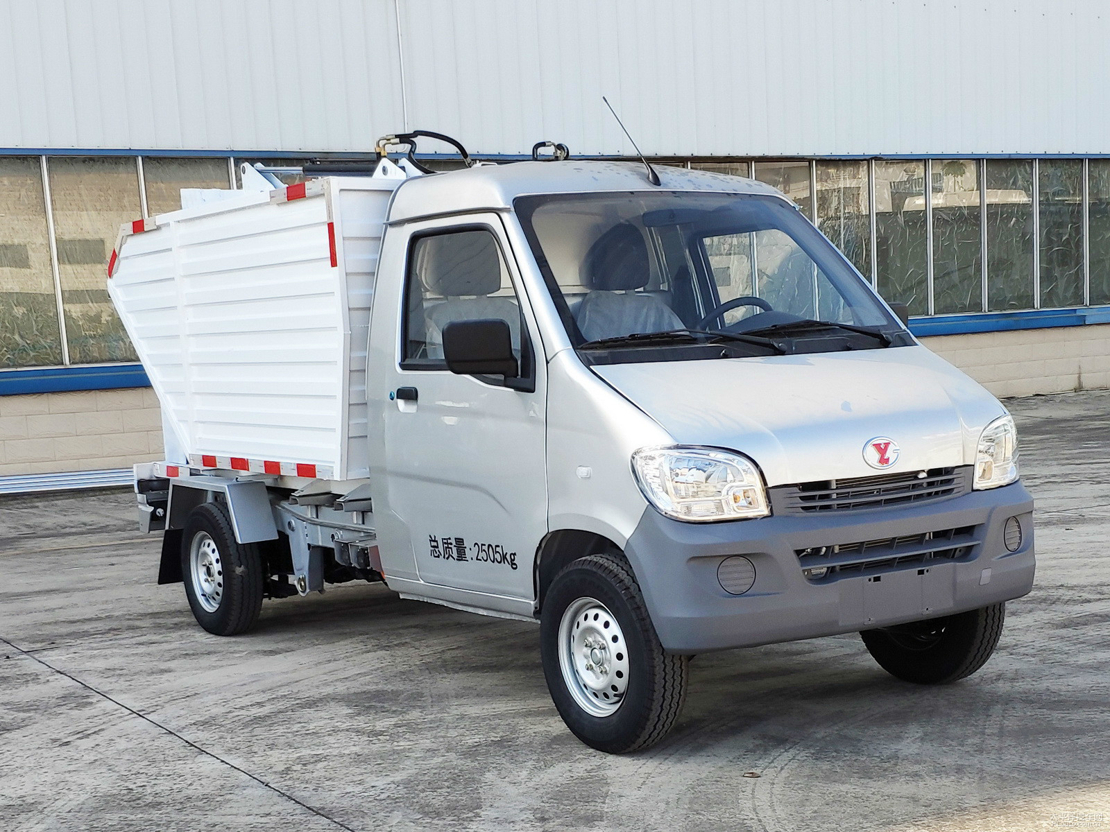 延龍純電動(dòng)環(huán)衛(wèi)車外觀高清大圖
