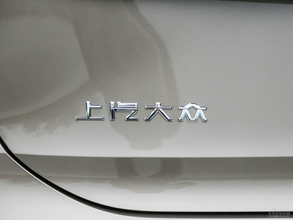 日冕金威然車尾外觀圖片