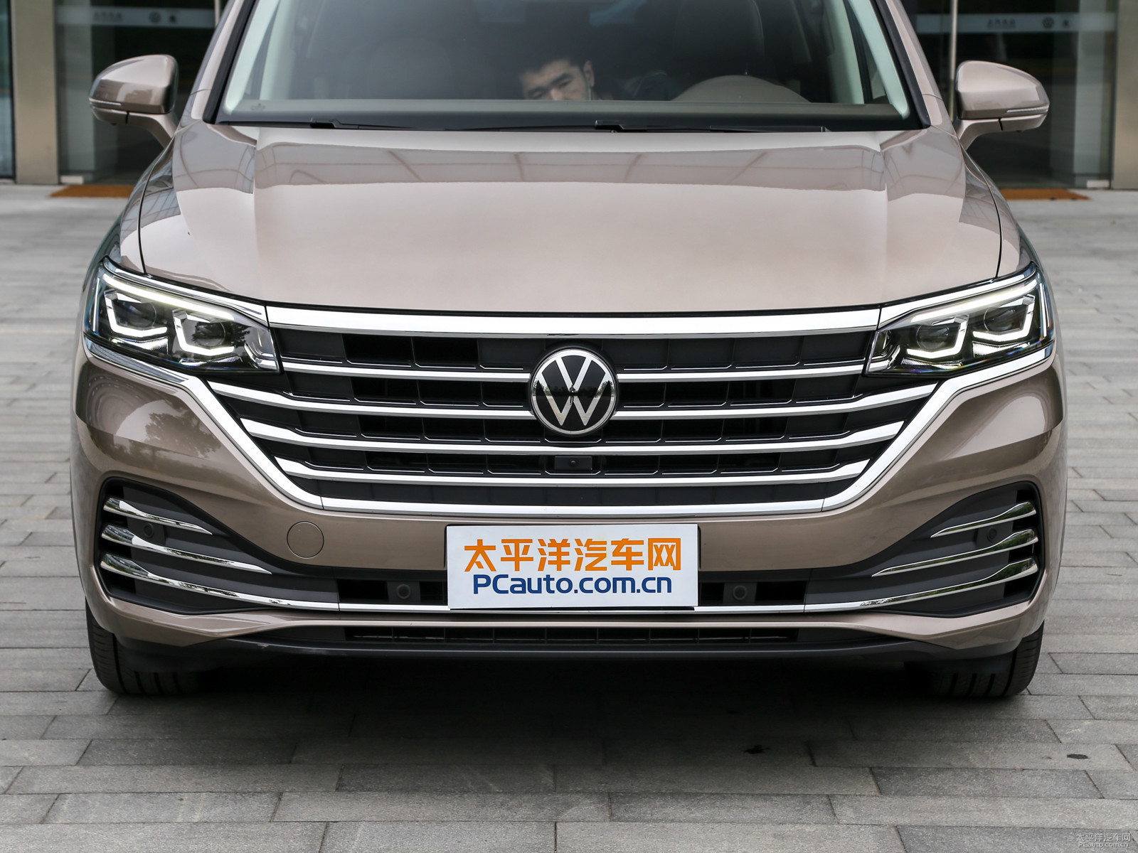 威然外觀高清大圖