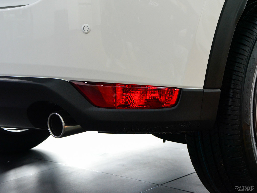 珠光白馬自達(dá)CX-5車尾外觀圖片