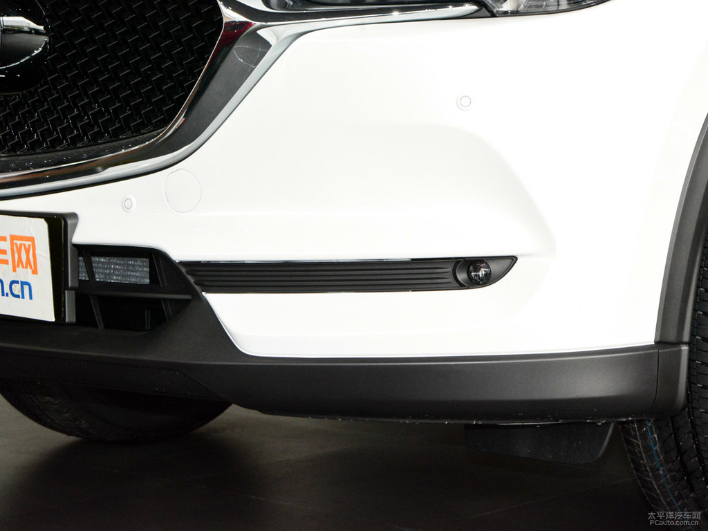 珠光白馬自達(dá)CX-5車(chē)頭外觀圖片