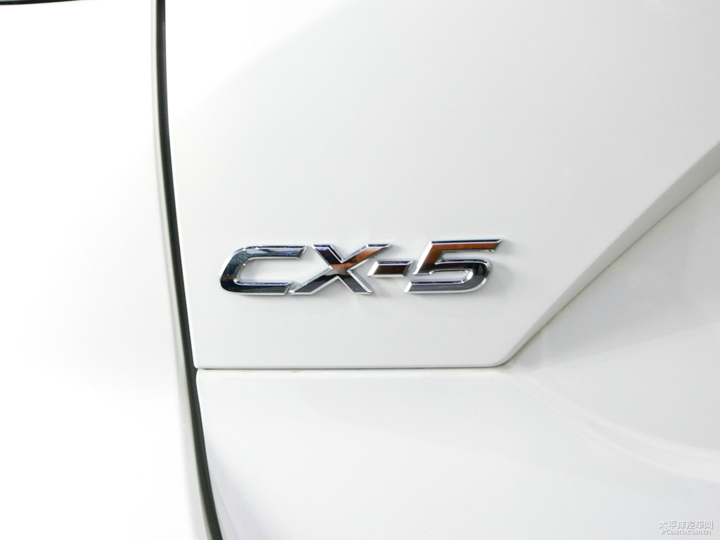 珠光白馬自達(dá)CX-5車尾外觀圖片