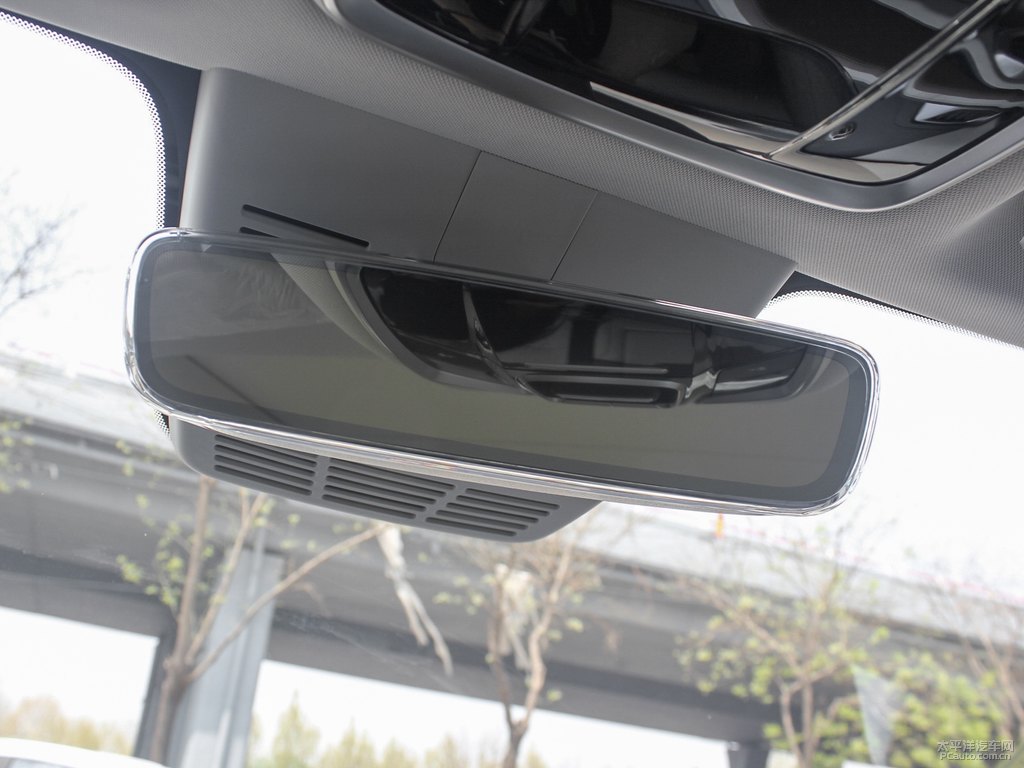 ICON白吉利ICON車廂內(nèi)飾圖片