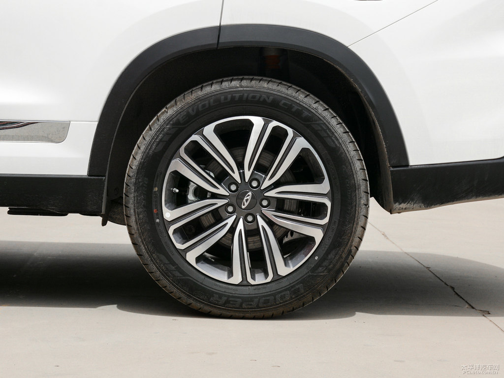 珍珠白瑞虎8車(chē)身外觀圖片