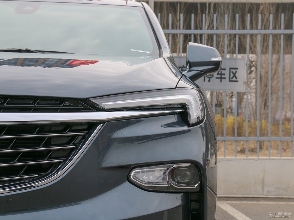 隕鐵灰昂科旗車頭外觀圖片