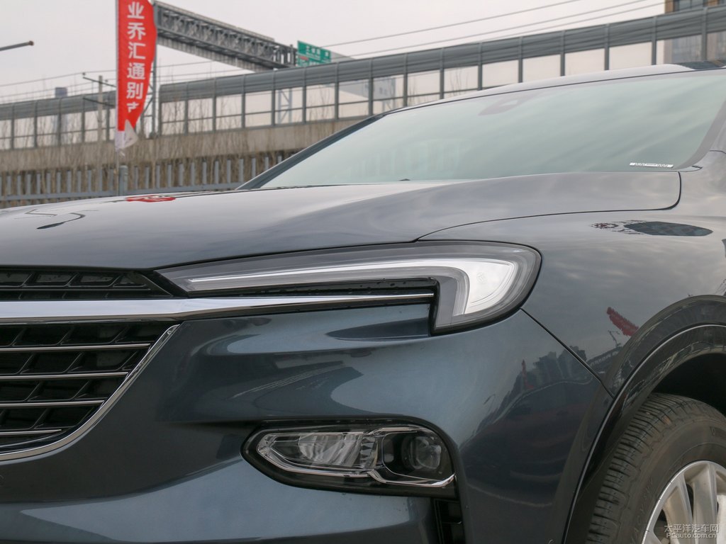 隕鐵灰昂科旗車頭外觀圖片